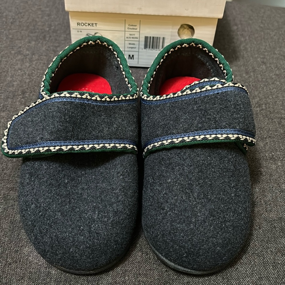 Foamtreads Rocket slippers.  Toddler size 12
